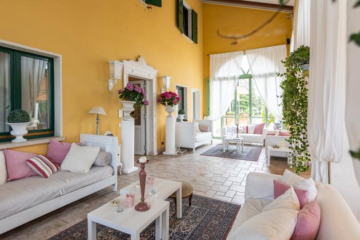 Il salotto della casa padronale del Relais del Sol